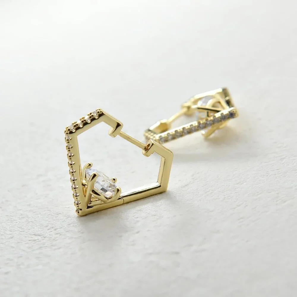 For nights when you need a little sparkle, diamond shaped huggies were very impr